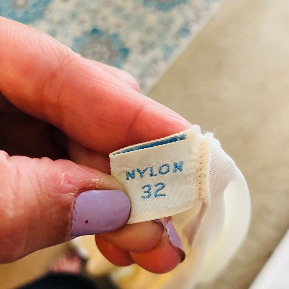 VINTAGE VICTORIAN STYLE CREAM ROBE - Picture 6 of 8